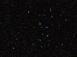An open cluster in the Cygnus constellation with an apparent size larger than the moon, making it visible with binoculars.