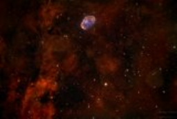 A wide field shot of the Crescent nebula.
